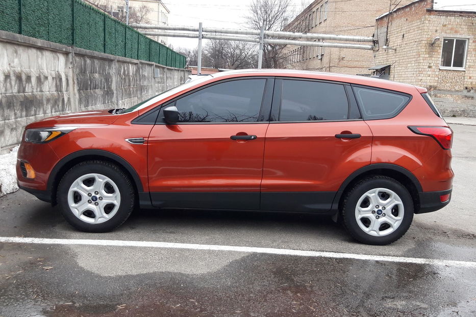 Продам Ford Escape 2018 года в Киеве