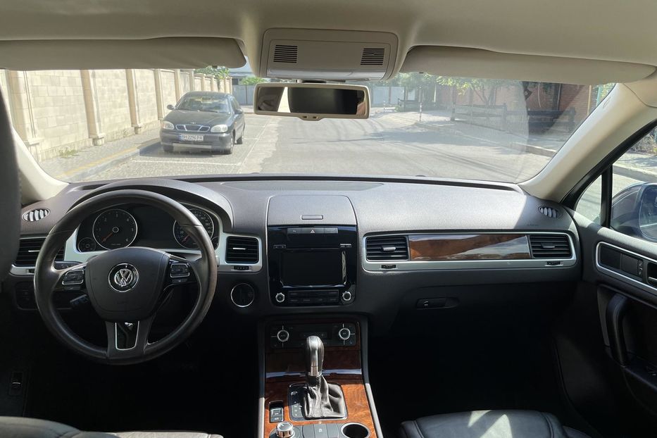 Продам Volkswagen Touareg NF 2013 года в Одессе