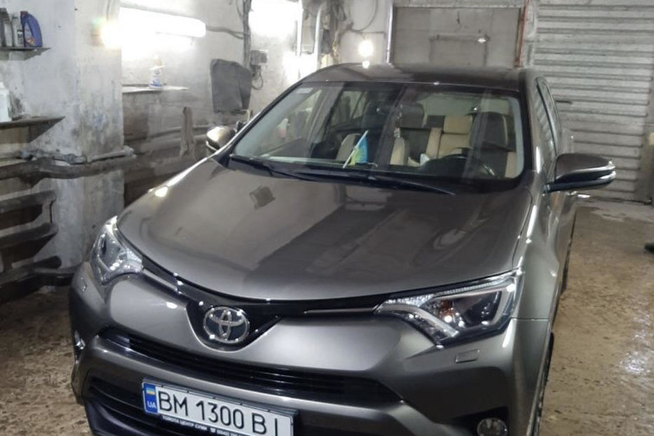 Продам Toyota Rav 4 2017 года в Сумах