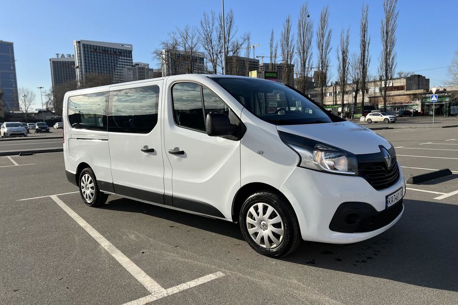 Продам Renault Trafic пасс. 2015 года в Киеве