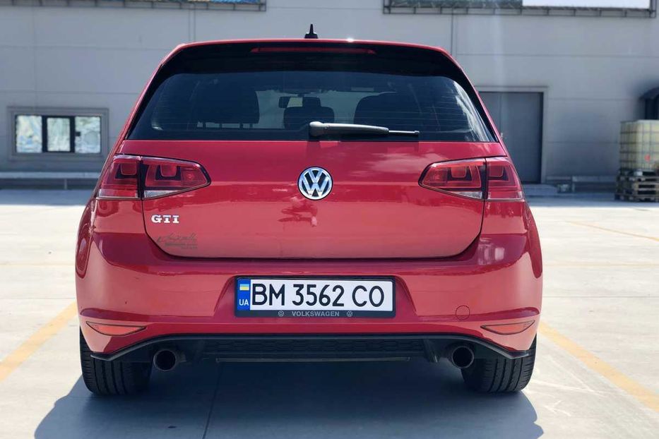Продам Volkswagen Golf GTI 2017 года в Киеве