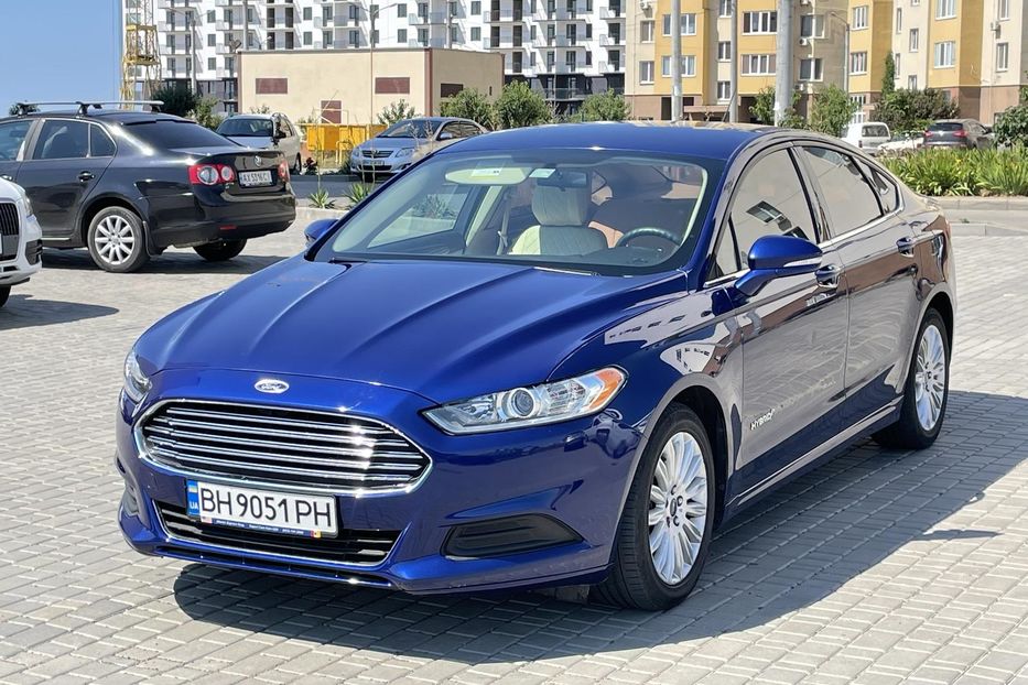 Продам Ford Fusion SE HYBRID  2013 года в г. Южный, Одесская область