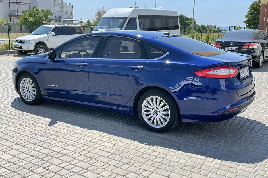 Продам Ford Fusion SE HYBRID  2013 года в г. Южный, Одесская область