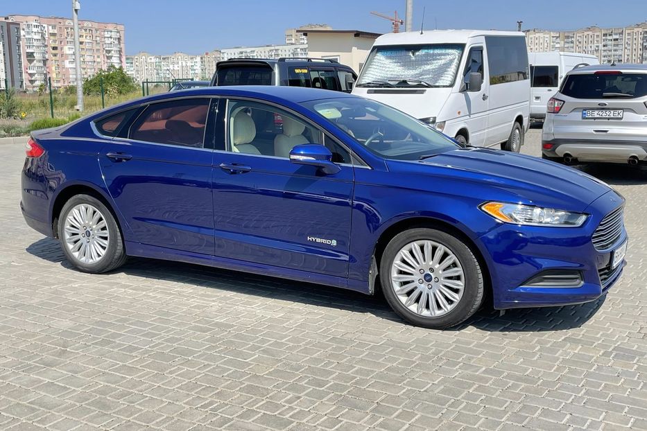 Продам Ford Fusion SE HYBRID  2013 года в г. Южный, Одесская область