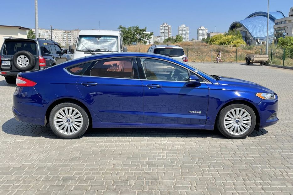 Продам Ford Fusion SE HYBRID  2013 года в г. Южный, Одесская область