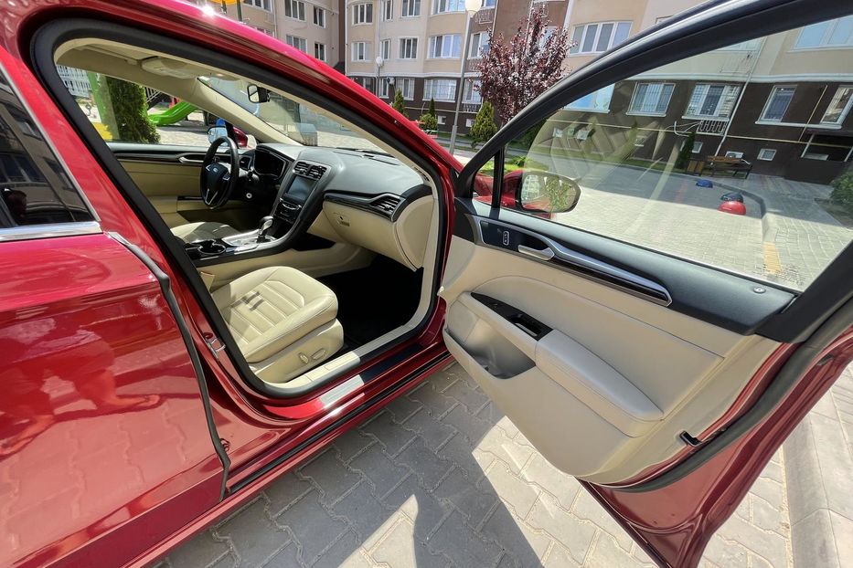 Продам Ford Fusion Se 2013 года в г. Южный, Одесская область