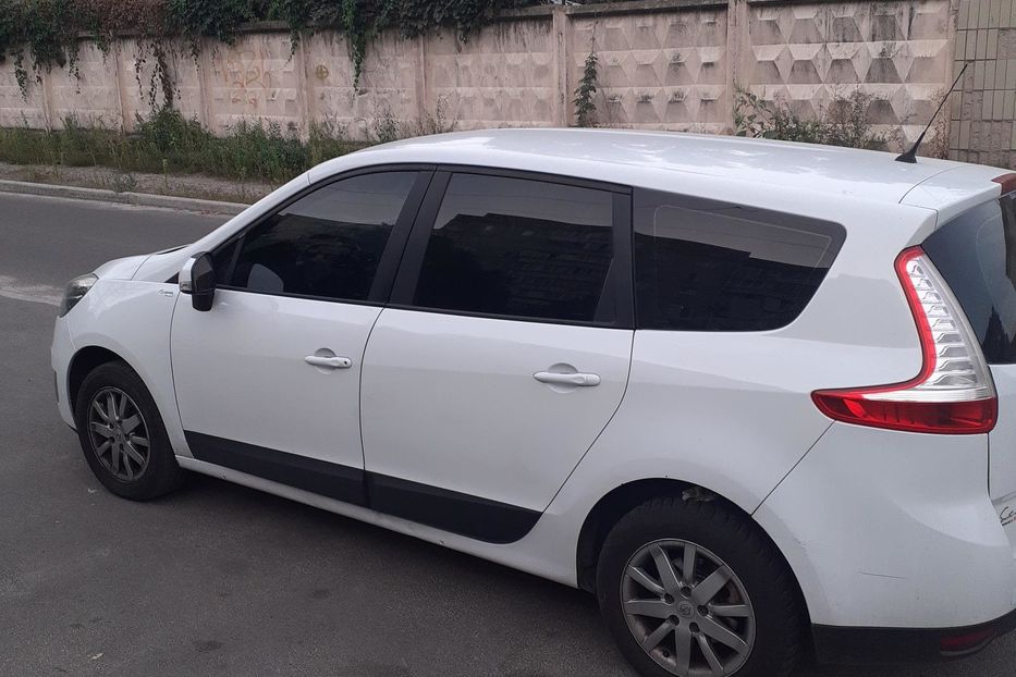 Продам Renault Grand Scenic 2012 года в Киеве