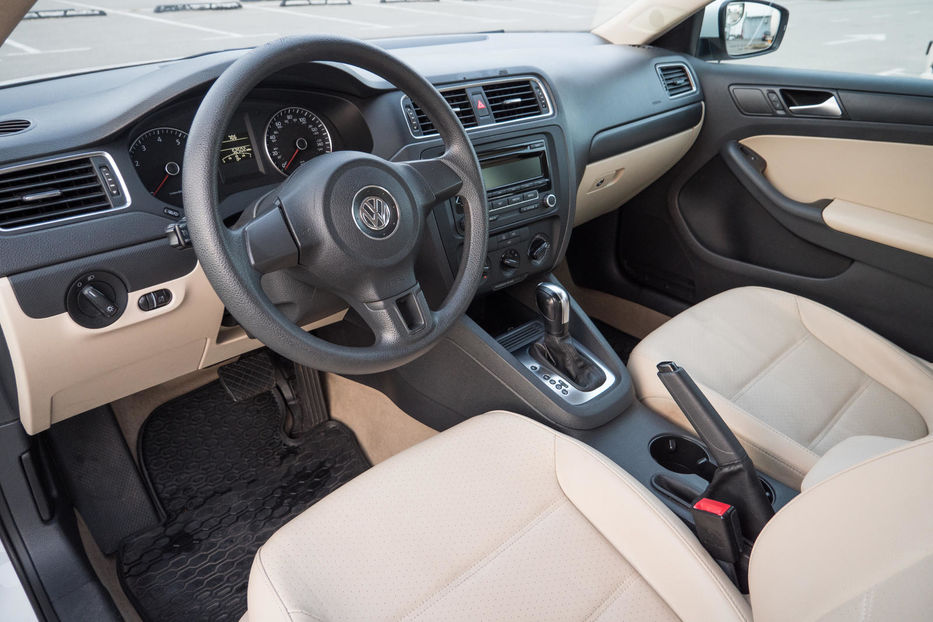 Продам Volkswagen Jetta SE 2014 года в Киеве
