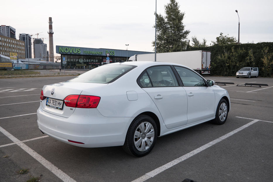 Продам Volkswagen Jetta SE 2014 года в Киеве