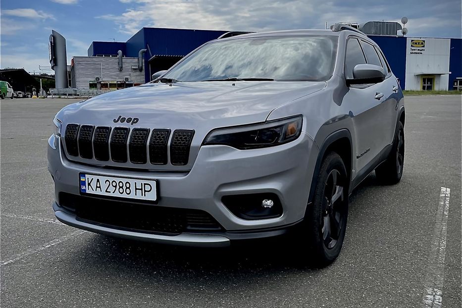 Продам Jeep Cherokee Altitude  2018 года в Киеве