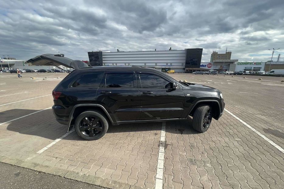 Продам Jeep Grand Cherokee 2011 года в Житомире