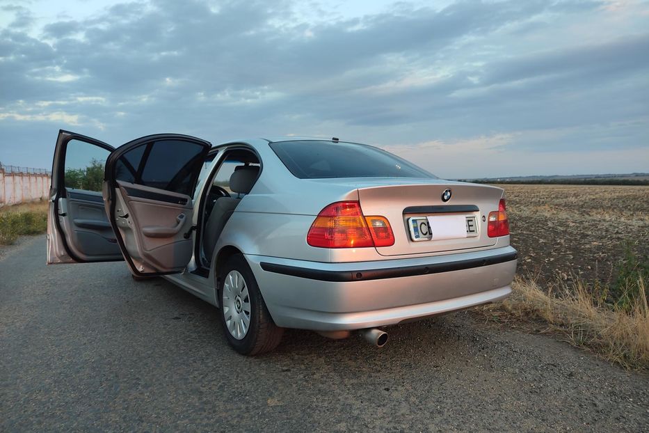 Продам BMW 320 2004 года в Одессе