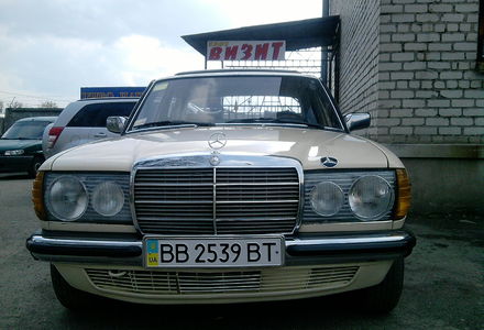 Продам Mercedes-Benz 240 1981 года в Луганске