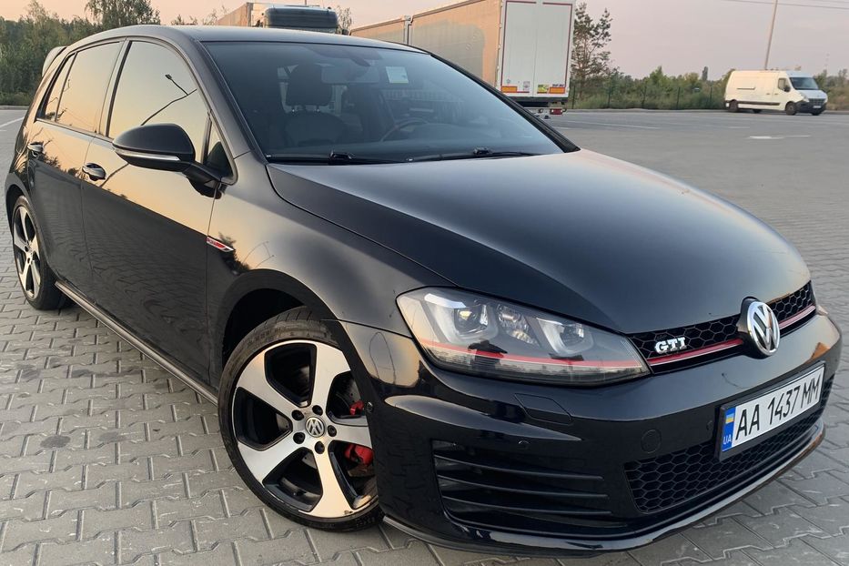 Продам Volkswagen Golf GTI MK7 2015 года в Киеве