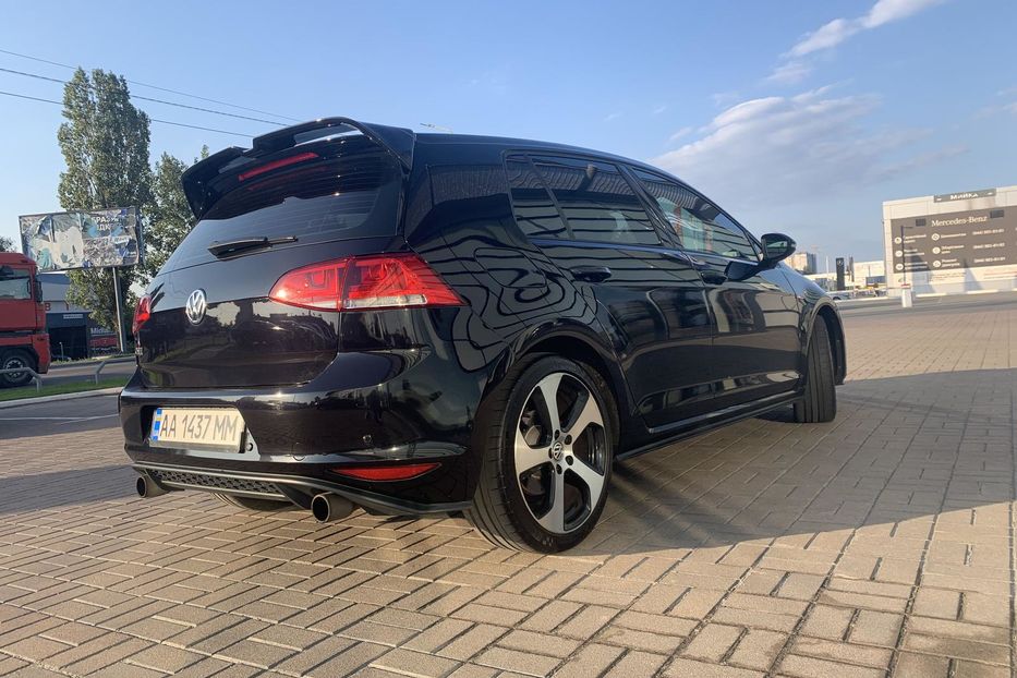 Продам Volkswagen Golf GTI MK7 2015 года в Киеве