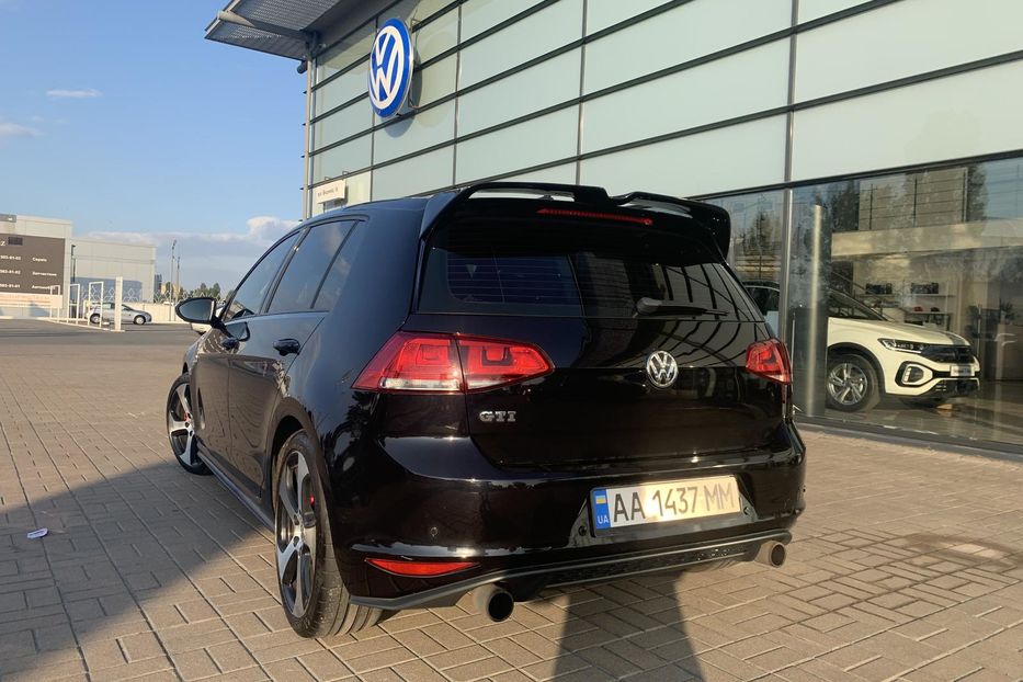 Продам Volkswagen Golf GTI MK7 2015 года в Киеве