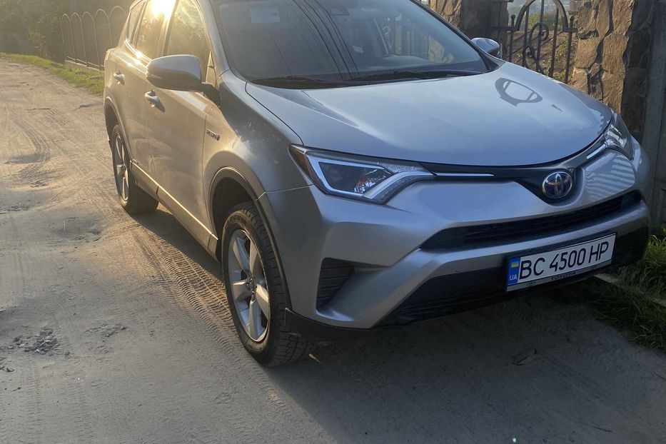 Продам Toyota Rav 4 AWD 2018 года в Львове