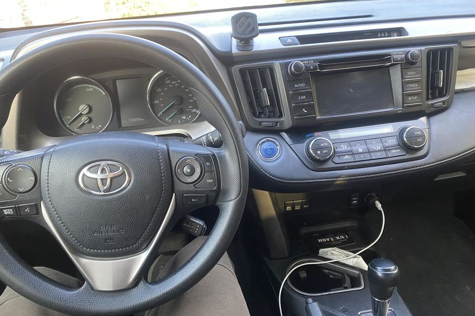 Продам Toyota Rav 4 AWD 2018 года в Львове