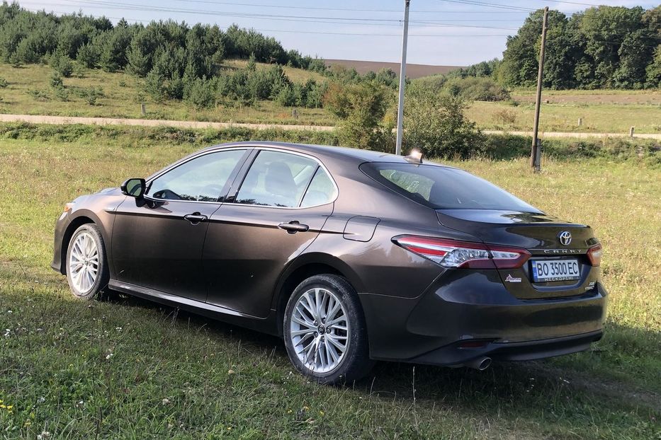 Продам Toyota Camry XLE 2019 года в Тернополе