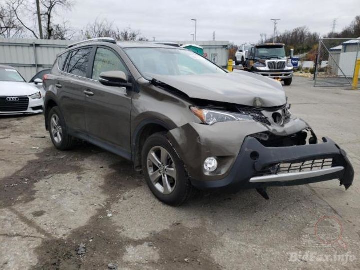 Продам Toyota Rav 4 Xle 2015 года в Киеве