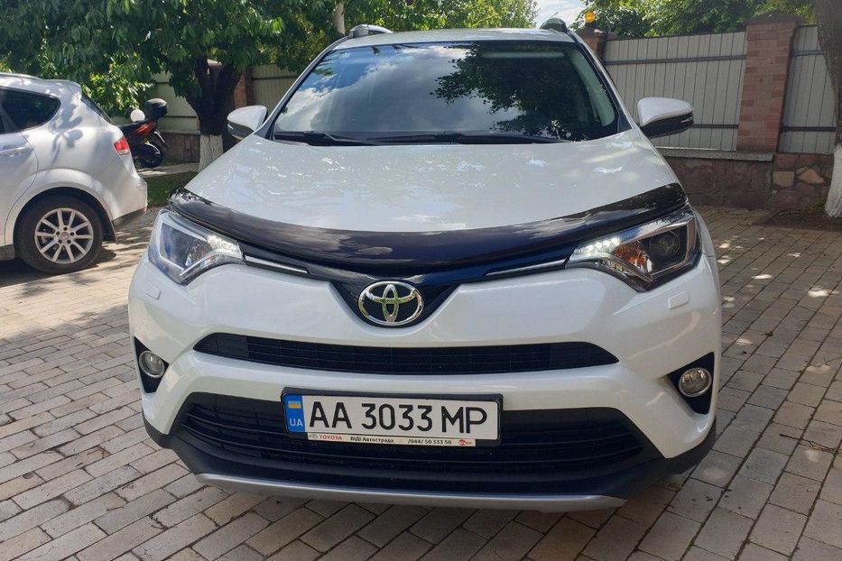 Продам Toyota Rav 4 2017 года в Киеве