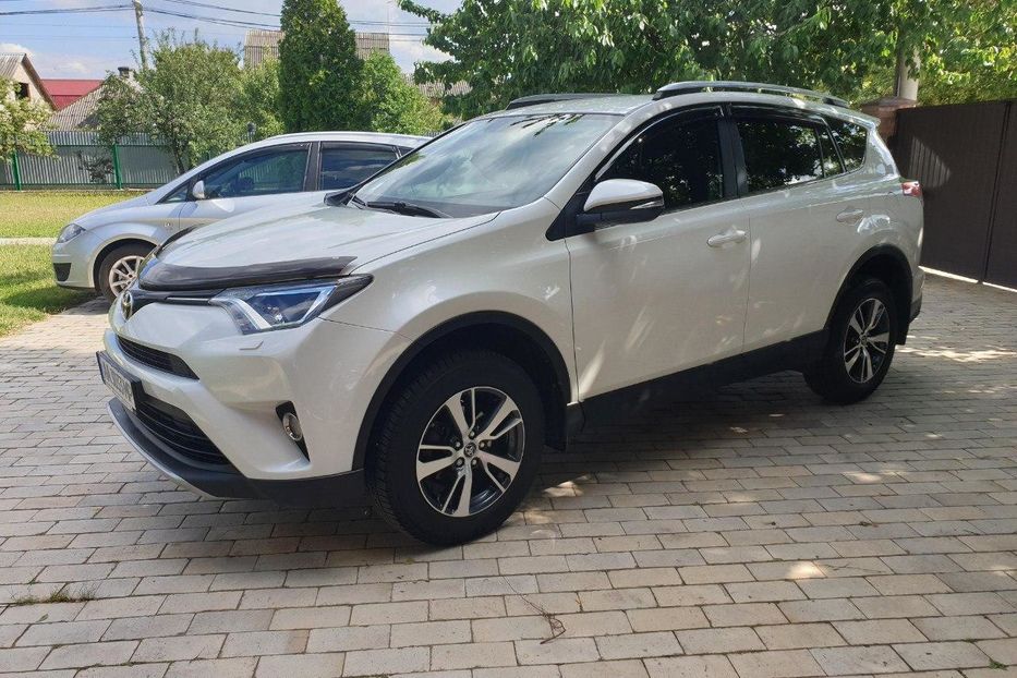 Продам Toyota Rav 4 2017 года в Киеве