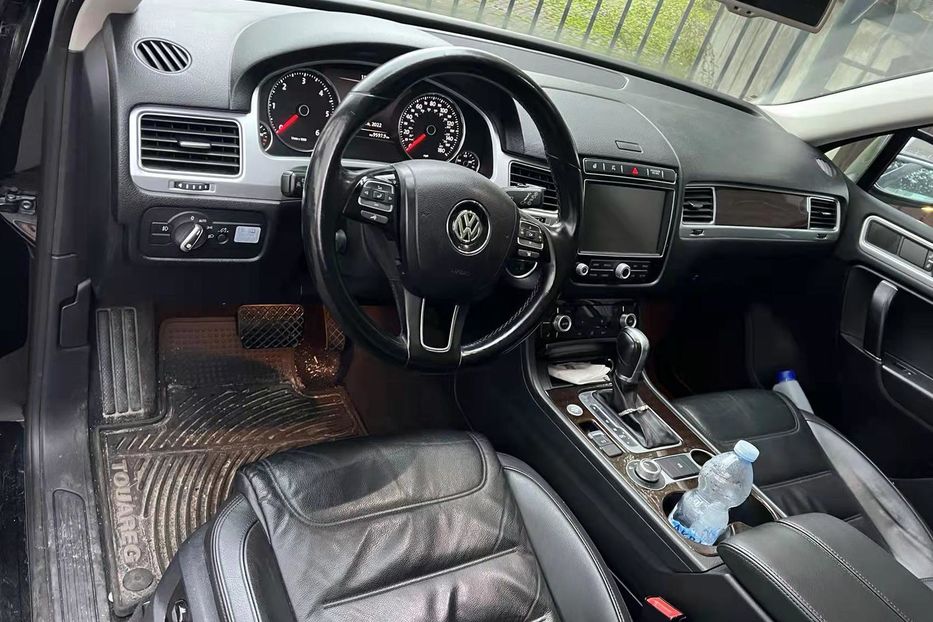 Продам Volkswagen Touareg 2015 года в Киеве