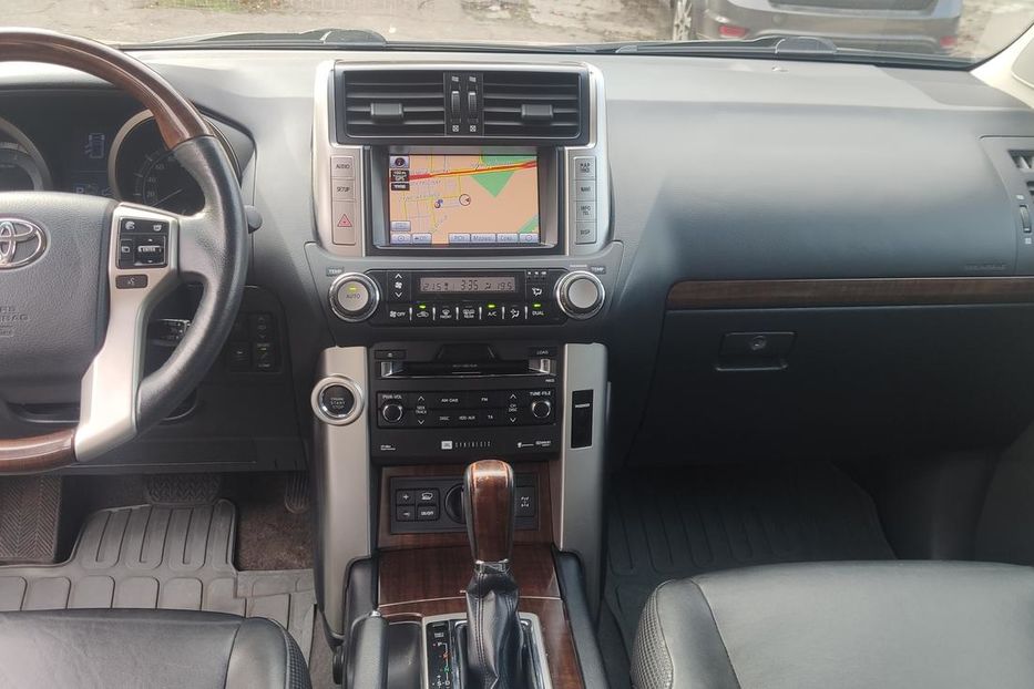 Продам Toyota Land Cruiser Prado 2011 года в Киеве