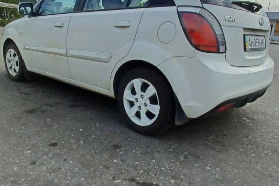 Продам Kia Rio 2011 года в г. Покровск, Донецкая область