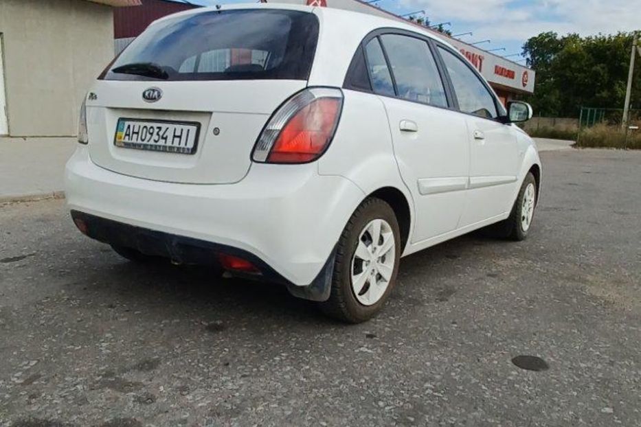 Продам Kia Rio 2011 года в г. Покровск, Донецкая область