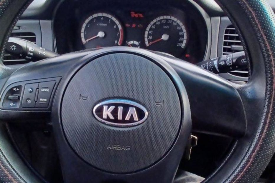 Продам Kia Rio 2011 года в г. Покровск, Донецкая область