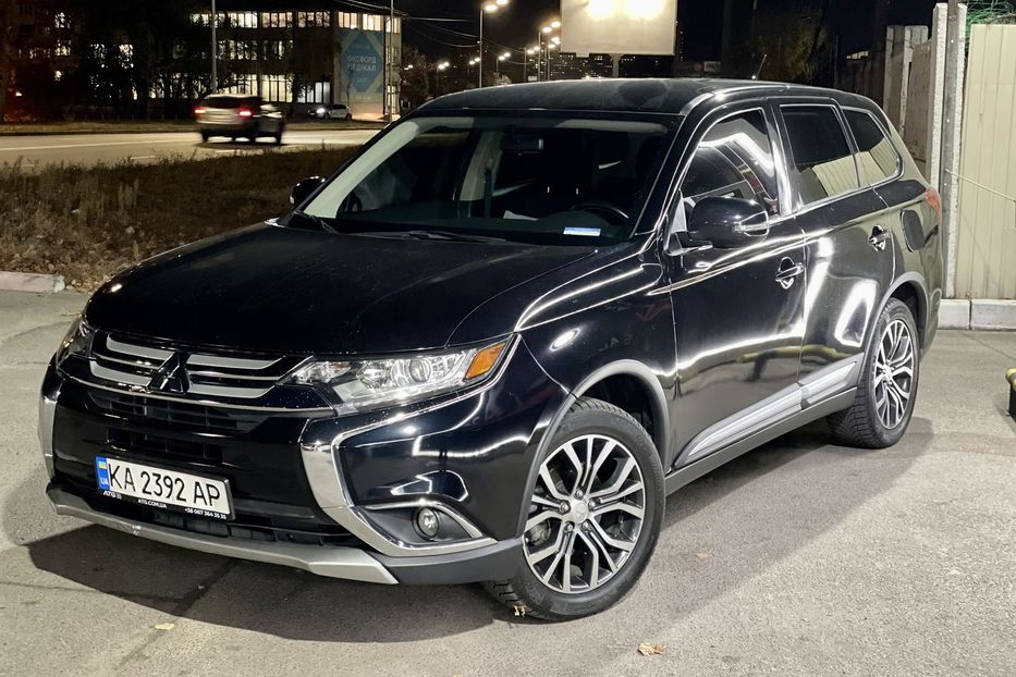 Продам Mitsubishi Outlander SE AWD 2016 года в Киеве