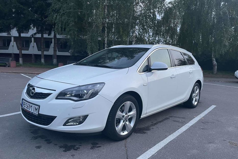 Продам Opel Astra J 2011 года в Виннице