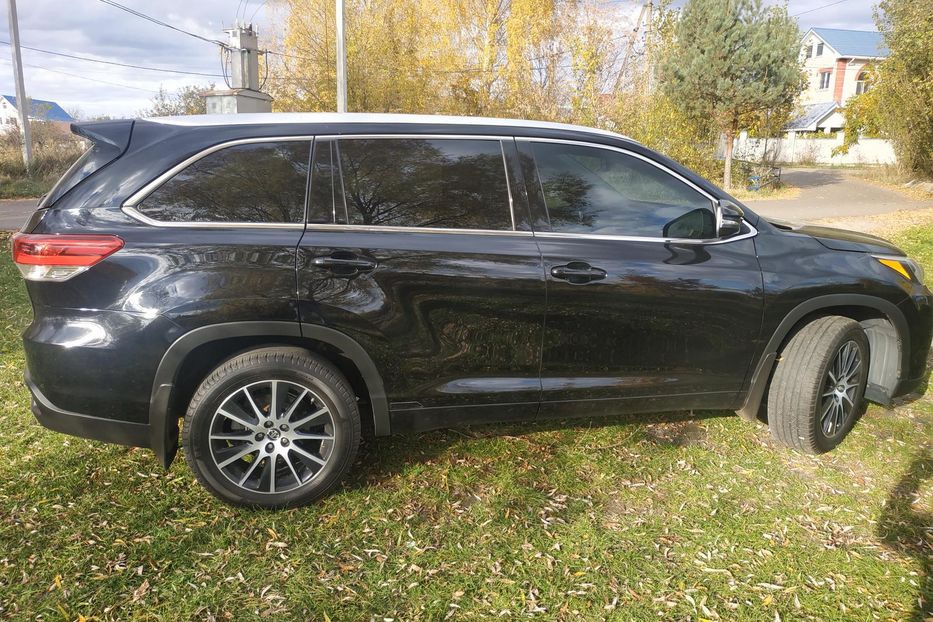 Продам Toyota Highlander 2017 года в Киеве