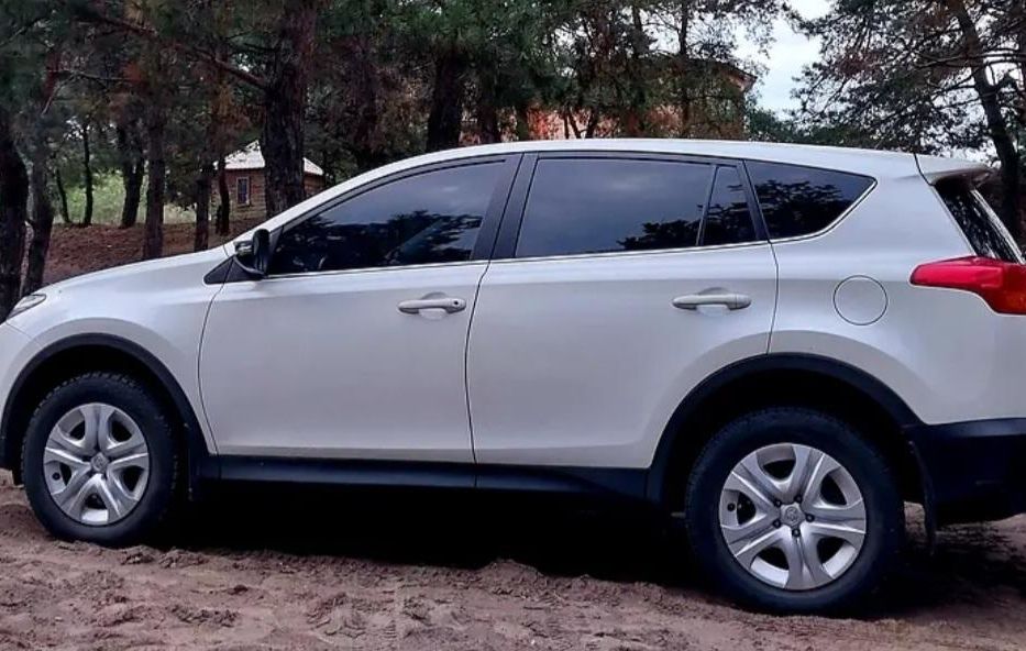 Продам Toyota Rav 4 2014 года в г. Каменка, Днепропетровская область