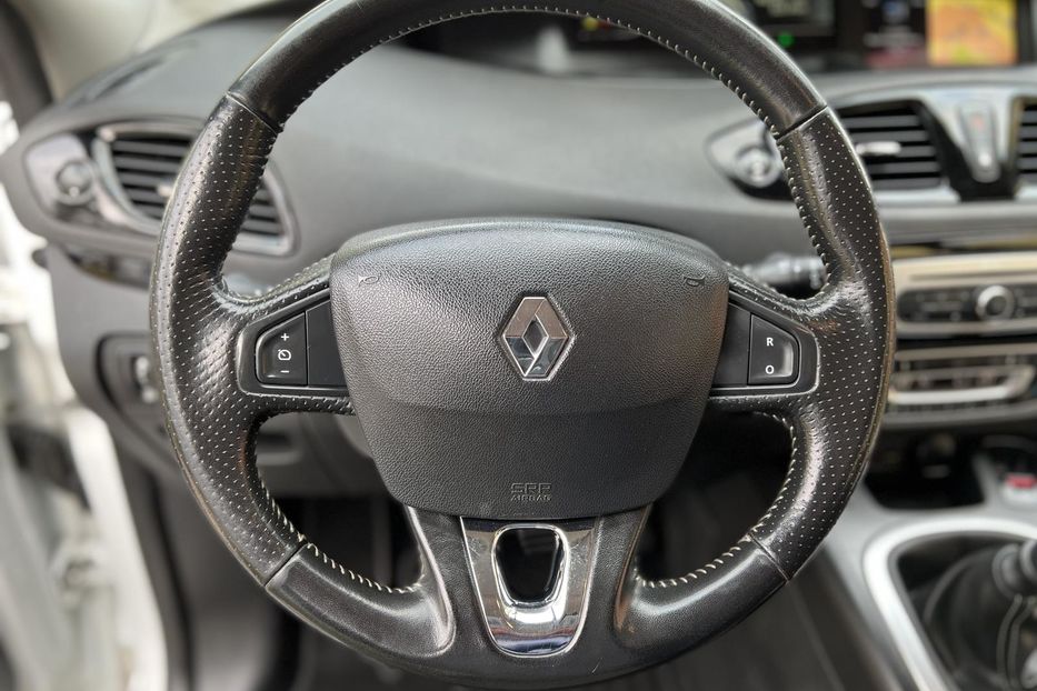 Продам Renault Scenic BOSE 2016 года в Киеве