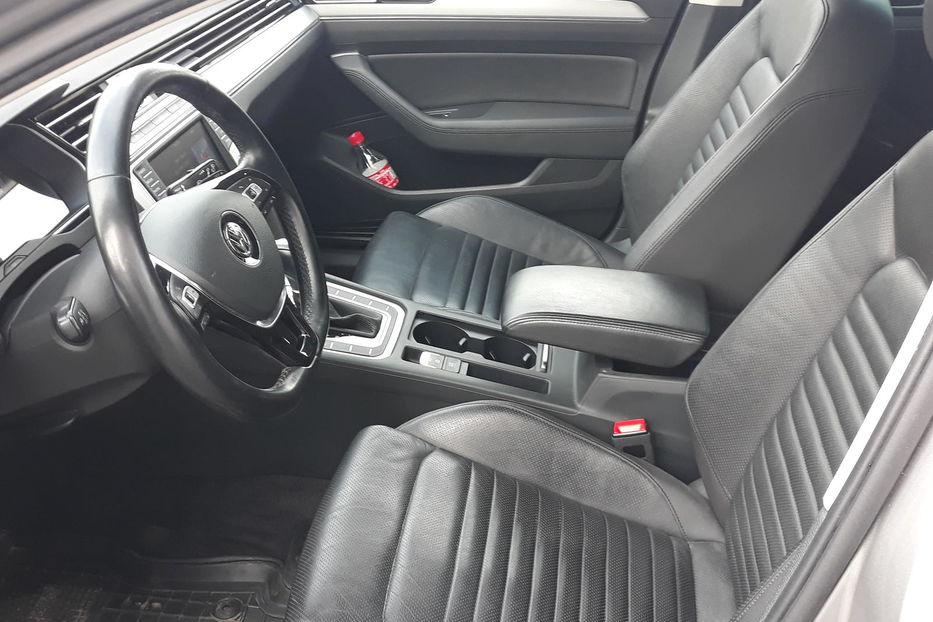 Продам Volkswagen Passat B8 2015 года в Киеве