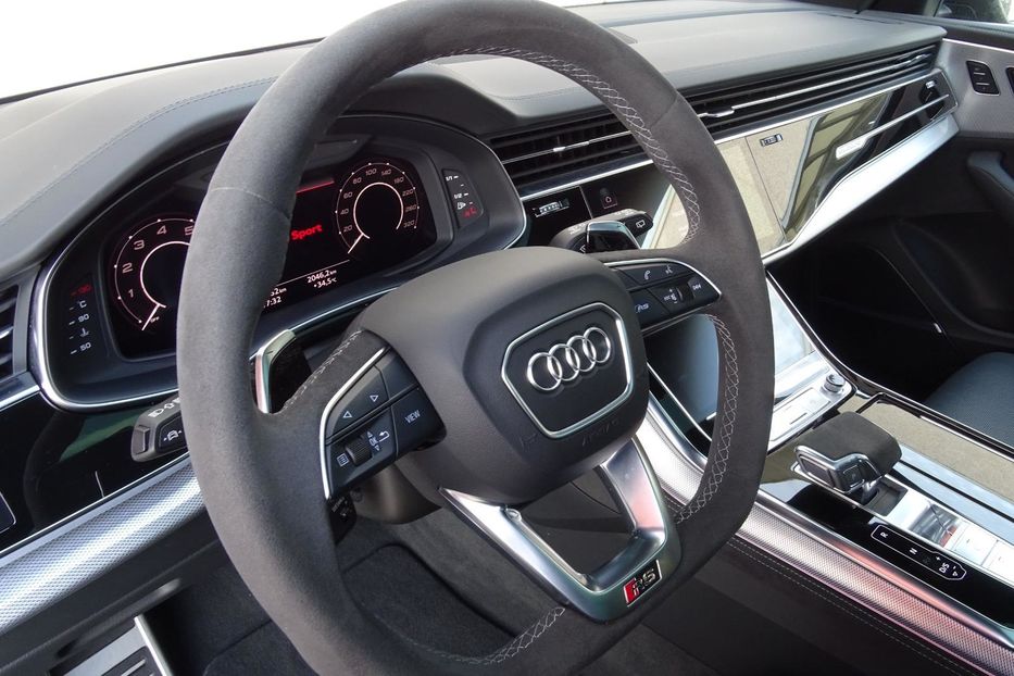 Продам Audi RS Q8 RS TETTO CARBO-PASM 2021 года в Киеве