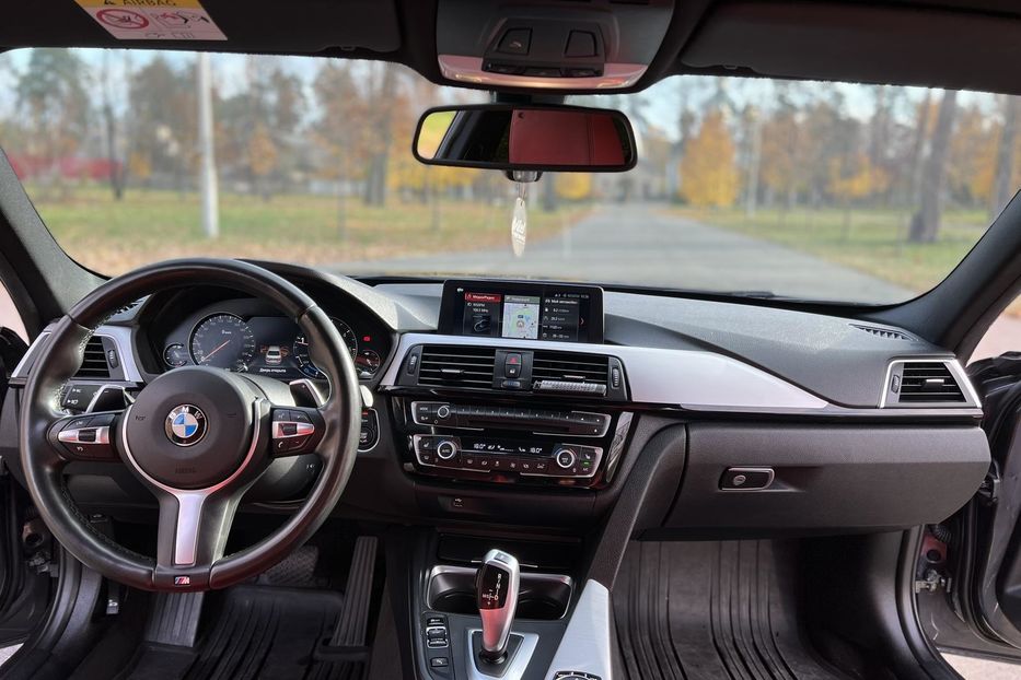 Продам BMW 320 F30 Lci 2017 года в Киеве