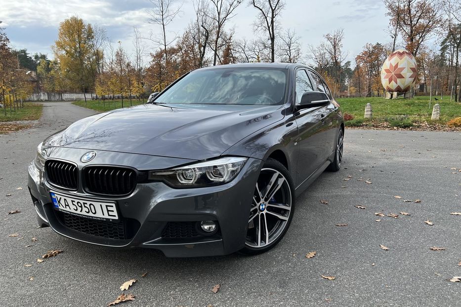 Продам BMW 320 F30 Lci 2017 года в Киеве