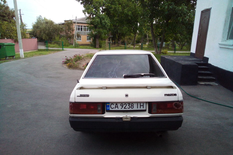 Продам Mazda 323 1987 года в г. Умань, Черкасская область