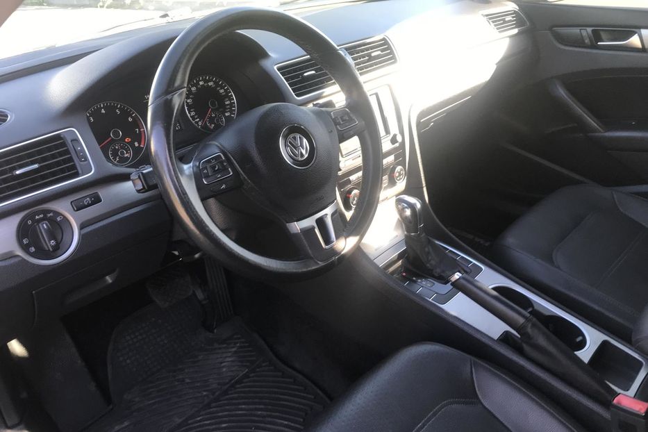 Продам Volkswagen Passat B7 2014 года в Киеве