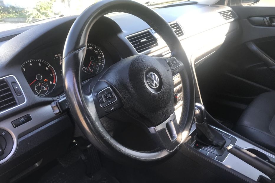 Продам Volkswagen Passat B7 2014 года в Киеве
