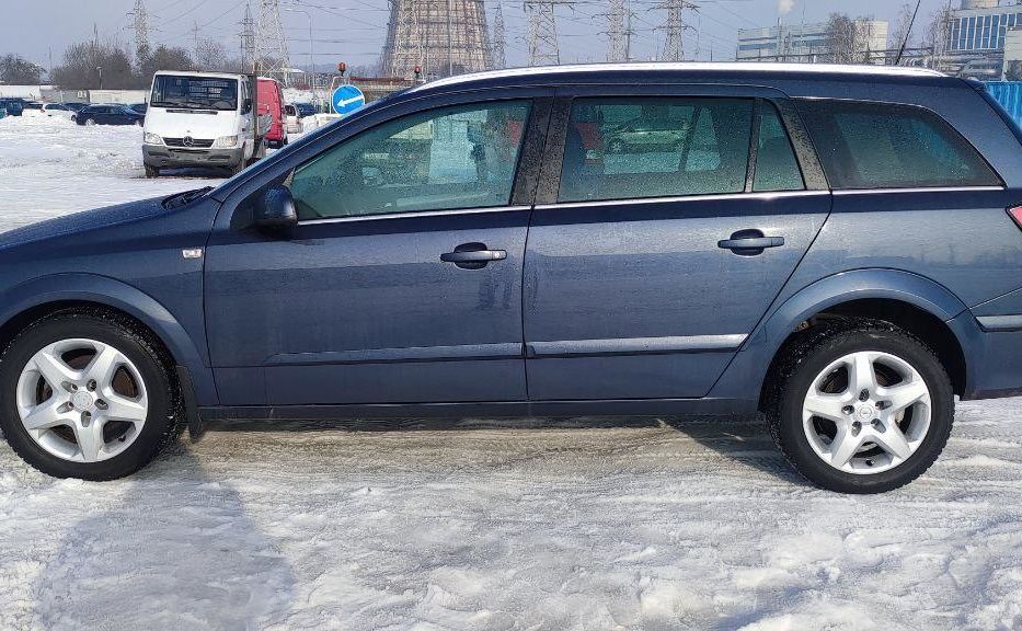 Продам Opel Astra H 2008 года в Ровно