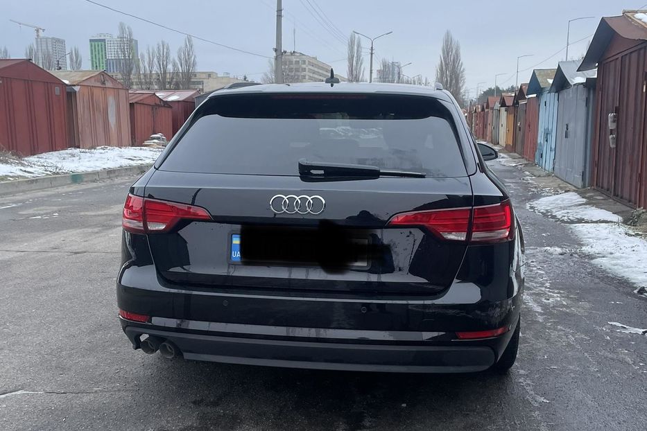 Продам Audi A4 2017 года в Киеве