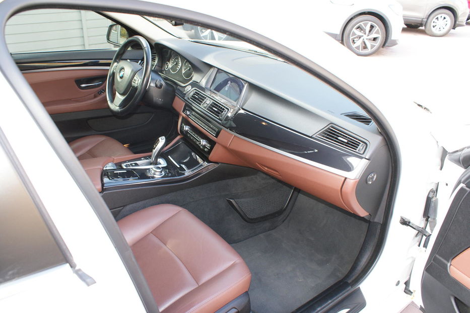 Продам BMW 520 2016 года в Одессе