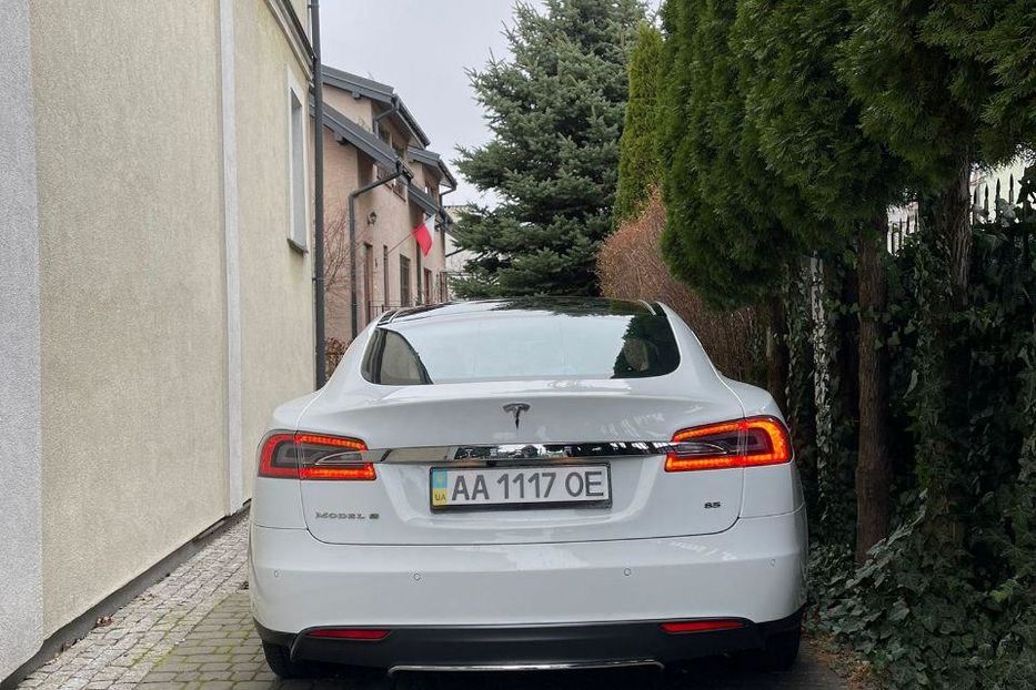 Продам Tesla Model S 2014 года в Киеве