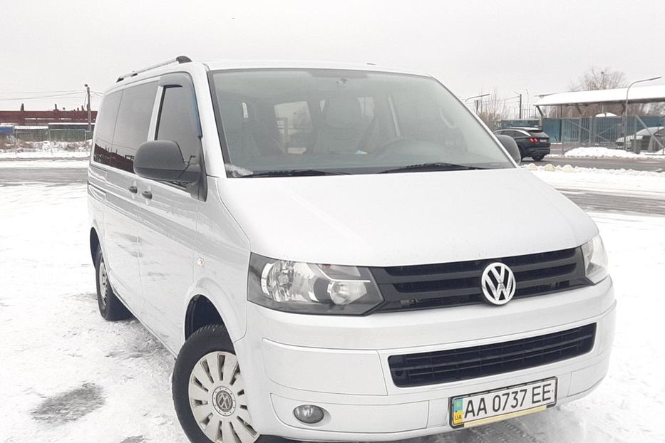 Продам Volkswagen T5 (Transporter) пасс. 2010 года в Киеве