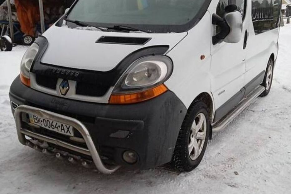 Продам Renault Trafic пасс. 2005 года в Ровно