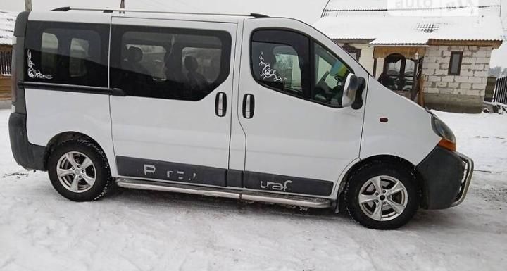 Продам Renault Trafic пасс. 2005 года в Ровно